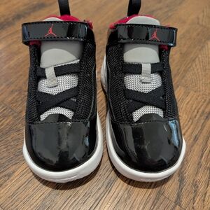 Kids Jordan Max Aura 2
